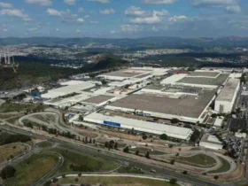 Stellantis acelera expansão no Brasil com produção recorde e exportações em alta no 1º semestre de 2025