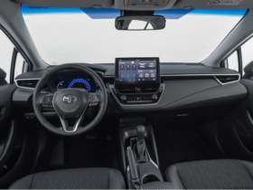 Toyota Corolla GLi Hybrid estreia no Brasil com tecnologia flex full e solução para pequenos negócios