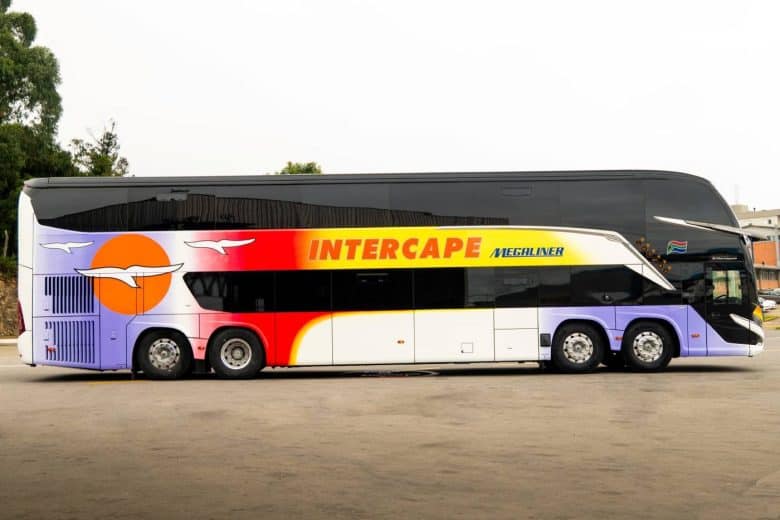 Marcopolo lança primeiro ônibus Double Decker de quatro eixos RHD do mundo