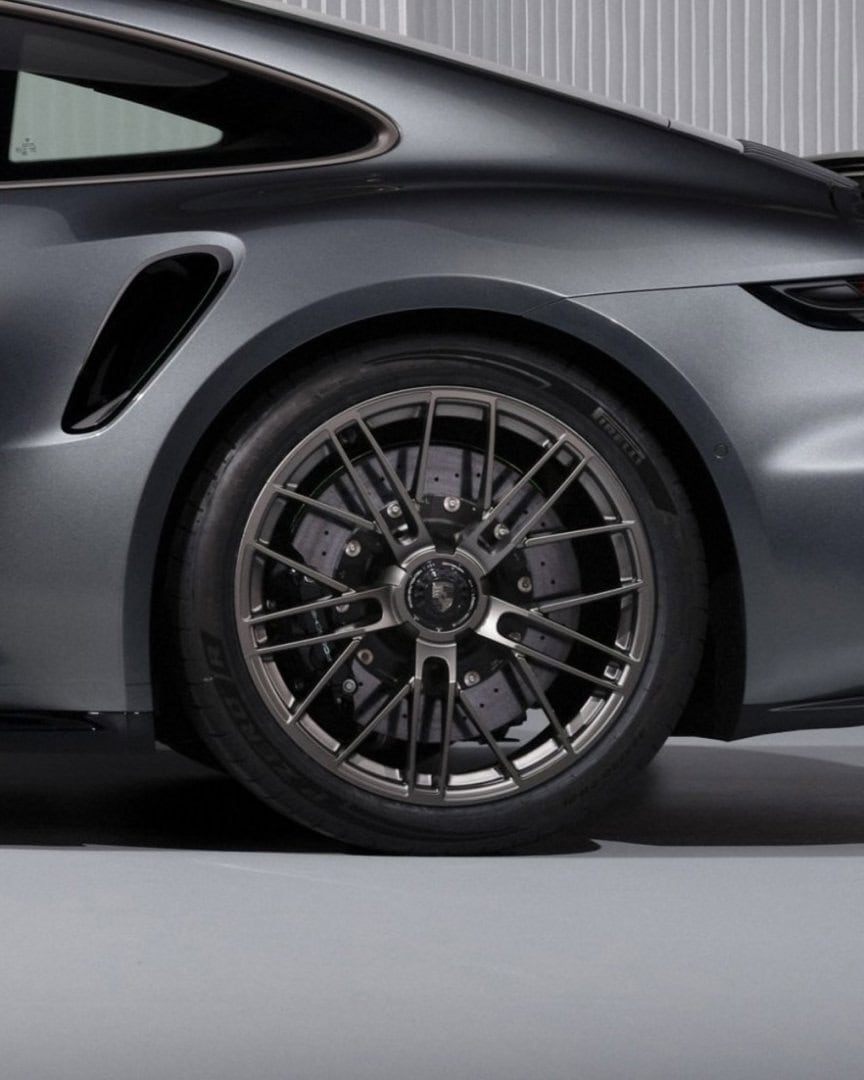 Pirelli P Zero R: da experiência no motorsport, o pneu para o novo Porsche 911 Turbo S