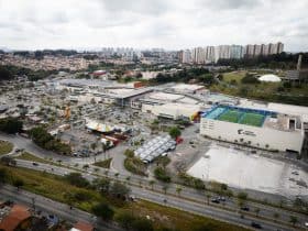 Shopping Taboão recebe encontro de carros antigos 