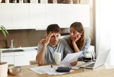 Endividamento das Famílias Bate Recorde Histórico no Brasil, Alerta Banco Central