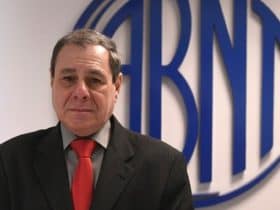 ABNT estabelece novas normas para manutenção de carros elétricos e híbridos no Brasil