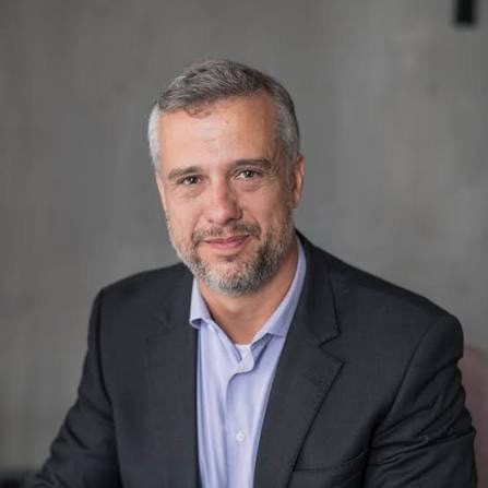 Como o Tarifaço e a Instabilidade Econômica Global Estão Impactando o Varejo Brasileiro