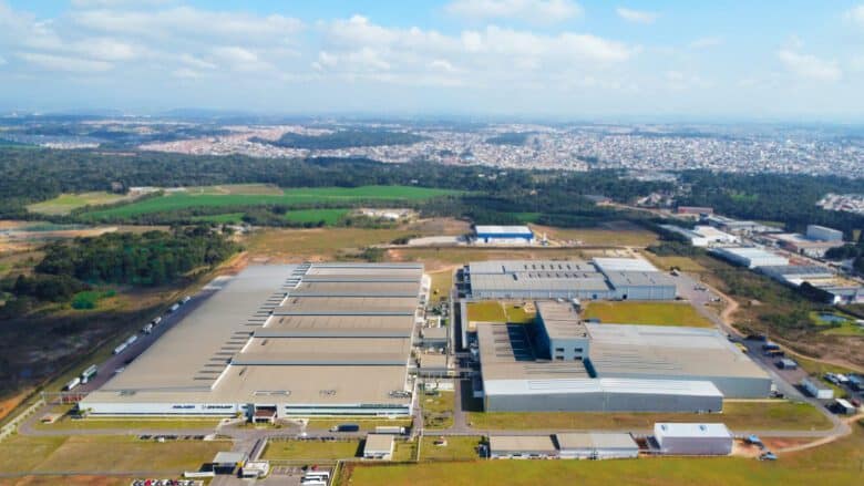 Dunlop Inova: Reinventando o Legado de John Boyd Dunlop para os Pneus do Amanhã