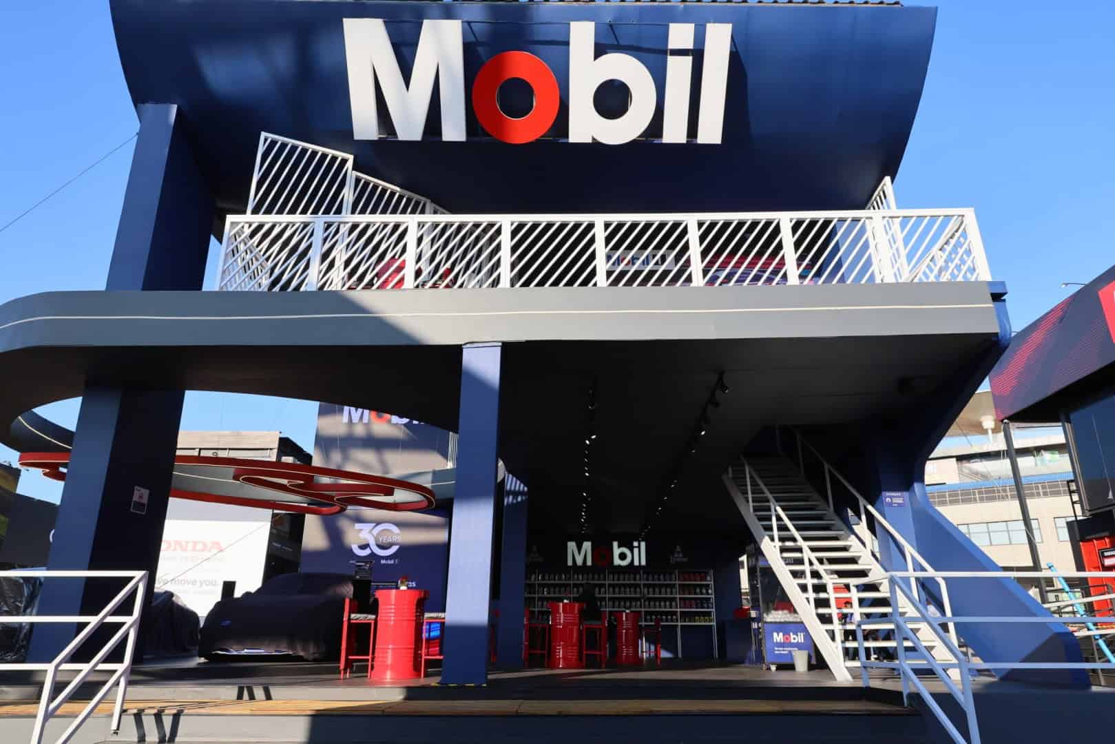 Marca de lubrificantes Mobil™ reúne lançamentos para motos e carros e apresenta nova tecnologia antifraude no Festival Interlagos 2026