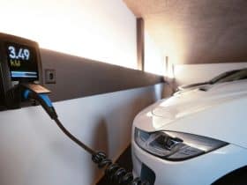 Guia de como preservar a bateria de carro elétrico e não desvalorizar o veículo