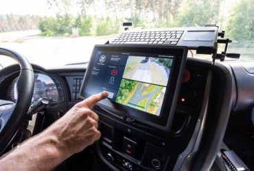 ZF apresenta os mais recentes sistemas de segurança e controle de movimento para veículos comerciais definidos por software