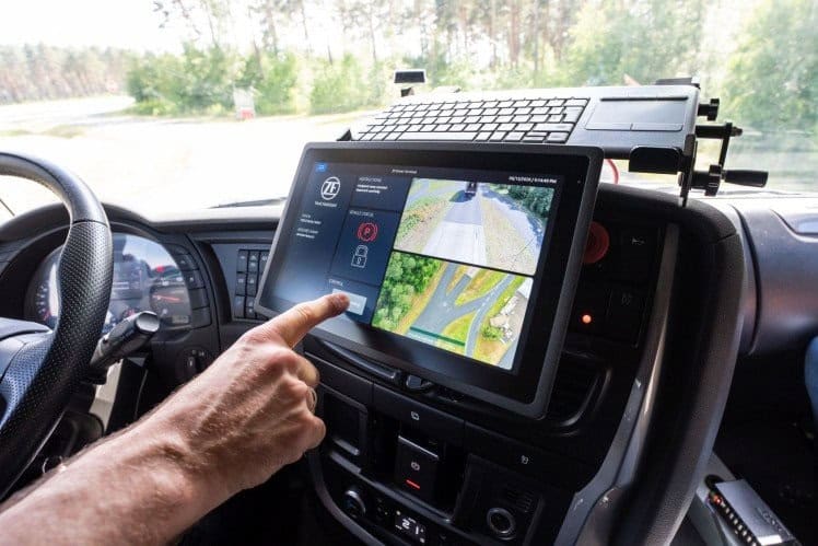 ZF apresenta os mais recentes sistemas de segurança e controle de movimento para veículos comerciais definidos por software