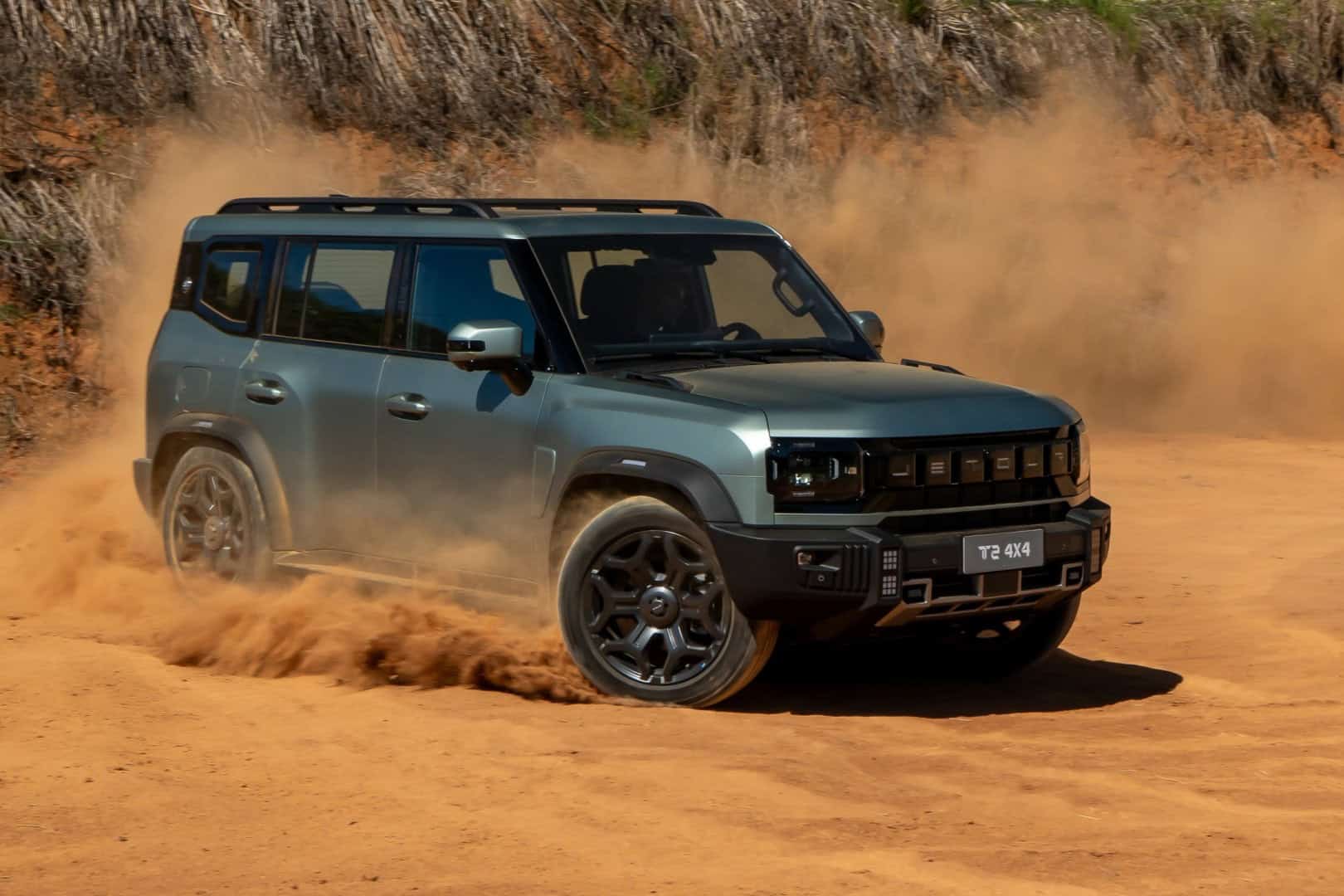 JETOUR T2 XWD 4×4 chega ao Brasil com 597 cv de potência instalada e a maior bateria entre os PHEVs do País