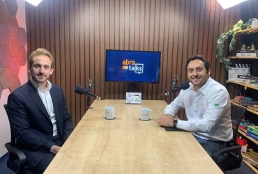 Reforma Tributária e Cenário Geopolítico Mundial: Análise Completa do Debate AbraTalks e Seus Impactos na Economia