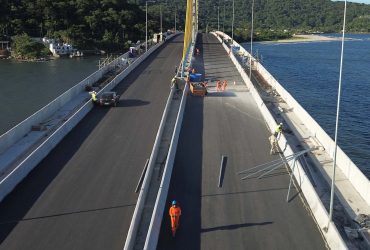 Asfalto da Ponte de Guaratuba incorpora 23 mil pneus reciclados e vira referência em economia circular no Brasil