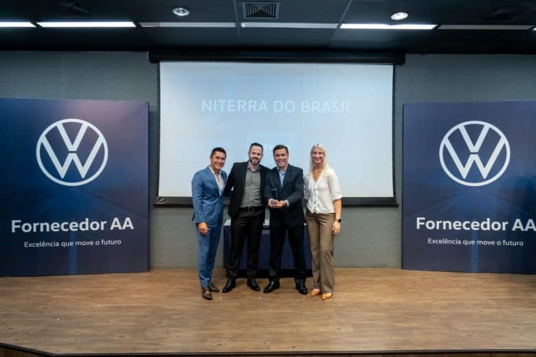 Volkswagen reconhece logística da Niterra do Brasil com prêmio Fornecedora Grau AA e nível máximo de excelência