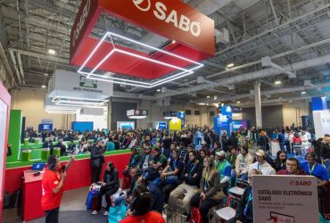 Sabó leva conhecimento técnico ao Conecta 2026 e reúne quase 1.000 profissionais em 32 palestras de atualização profissional