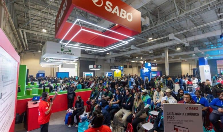 Sabó leva conhecimento técnico ao Conecta 2026 e reúne quase 1.000 profissionais em 32 palestras de atualização profissional