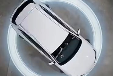 Geely atualiza EX5 com manobras revolucionárias: giro no próprio eixo e movimento lateral