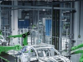 Indústria global de autopeças entra em nova fase estrutural com crescimento moderado e mudança de valor