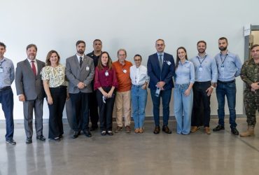 ZM recebe comitiva do Ministério da Defesa e apresenta excelência tecnológica da Indústria 4.0