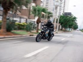 Setor de veículos elétricos de duas rodas cresce e consolida presença no Brasil