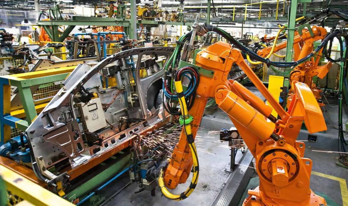 Indústria brasileira cresce 0,1% em outubro, aponta IBGE