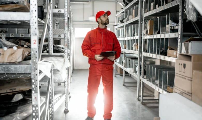 IBGE: Vendas de Veículos, Motos e Autopeças Caem 2,5% em 2025 e Acendem Alerta no Setor Automotivo