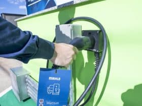 MAHLE amplia atuação e passa a oferecer soluções de carregamento para veículos eletrificados no Brasil