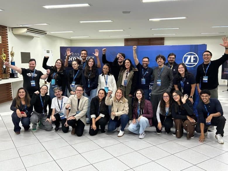 ZF abre suas portas para aproximar jovens jornalistas ao setor automotivo e de mobilidade