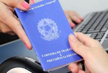 Pequenas empresas impulsionam crescimento de empregos no trimestre.