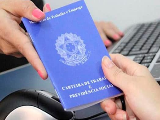 Pequenas empresas impulsionam crescimento de empregos no trimestre.