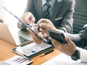 "Confiança do Comércio Cai em Outubro: Quarto Declínio Consecutivo"