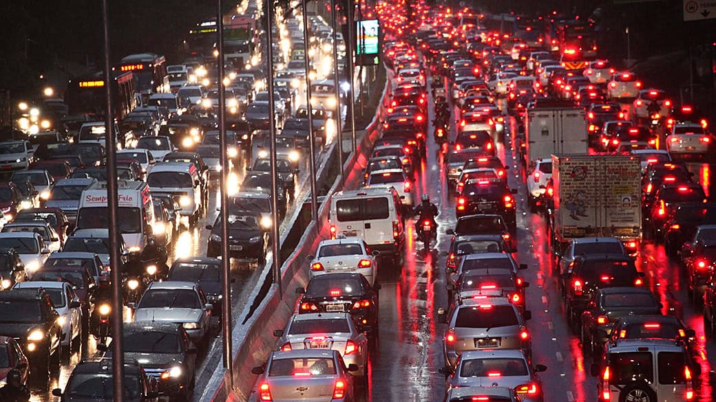 Pesquisa do Sindipeças revela frota brasileira com idade média de quase 11 anos