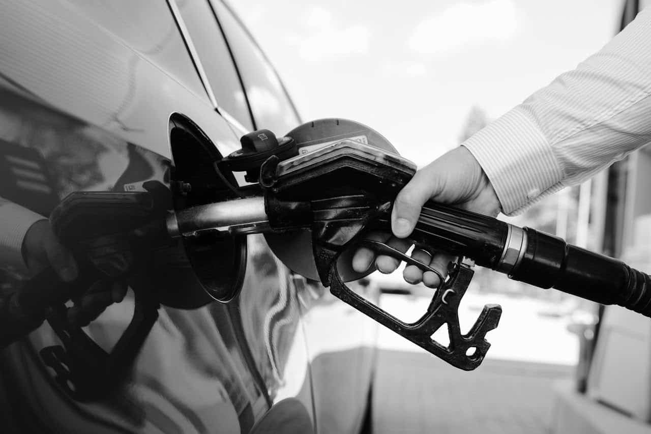 Sindipeças e Abeifa Contestam Proposta de Aumento de Etanol na Gasolina no Brasil