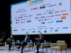 Ofensiva asiática, estoques recordes e o trunfo do etanol: os rumos da indústria automotiva no 23º Fórum SAE BRASIL da Mobilidade