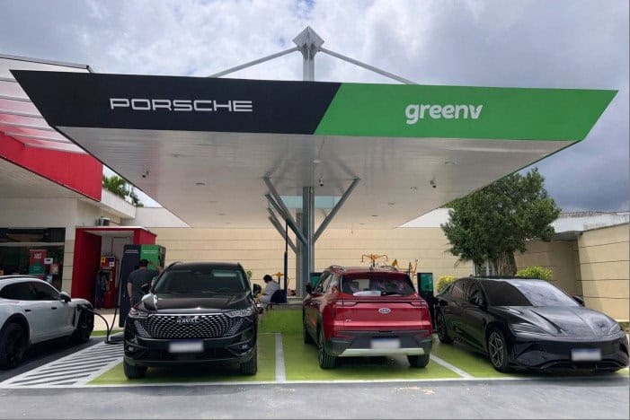 Porsche e GreenV inauguram novo hub de recarga rápida no eixo Curitiba–São Paulo
