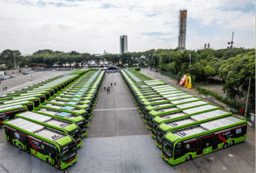 Expansão rápida dos ônibus elétricos no início de 2025