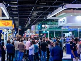 ExpoPostos 2026 começa nesta terça-feira (8), em São Paulo, com mais de 250 expositores e expectativa de 30 mil visitantes 