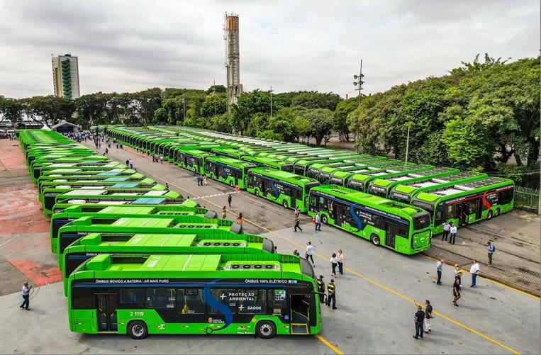 Ônibus elétricos têm crescimento de 92,5% no 1º semestre de 2026 comparado com 2025