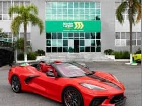 Primeiro Corvette Stingray 2026 chega ao Brasil em importação avaliada em US$ 339 mil