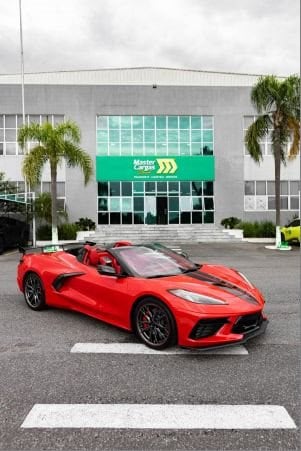 Primeiro Corvette Stingray 2026 chega ao Brasil em importação avaliada em US$ 339 mil
