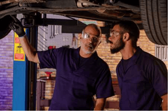 Componentes da suspensão danificados comprometem a estabilidade do veículo