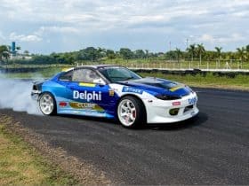 Delphi celebra parceria com a equipe Drift Show Brasil para a temporada de 2026