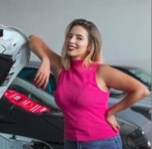 Geração 50+: mulheres buscam autonomia sobre seus carros e provocam mudanças no setor automotivo