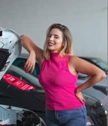 Geração 50+: mulheres buscam autonomia sobre seus carros e provocam mudanças no setor automotivo