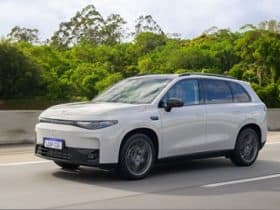 Leapmotor lança adaptador V2L que transforma seus carros em fonte portátil de energia