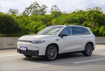 Leapmotor lança adaptador V2L que transforma seus carros em fonte portátil de energia