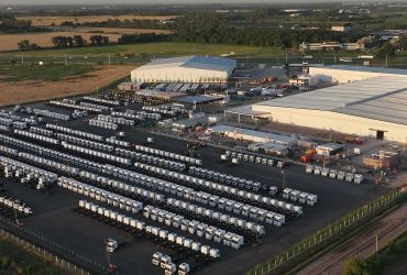 Mercedes-Benz inaugura nova fábrica de caminhões e chassis de ônibus em Zárate, Argentina