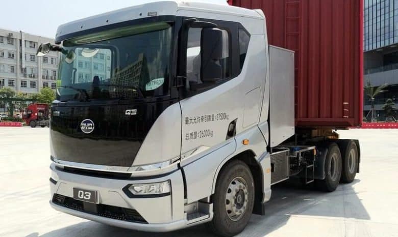 BYD prepara ofensiva com cavalo mecânico elétrico de 60 toneladas focado em rotas portuárias no Brasil