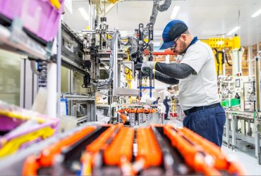 Toyota inaugura Centro Técnico de Baterias para Yaris Cross no Brasil e marca novo capítulo da eletrificação na região