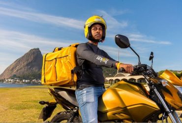Motoboys viram infraestrutura invisível das cidades e impulsionam nova economia urbana
