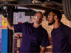 Manutenção preventiva do veículo antes das férias é essencial para viajar em segurança